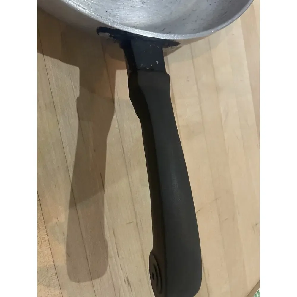 Vintage Wear-Ever Cast Aluminum No. 2320 Hallite 10 1/2” Frying Pan Made in USA